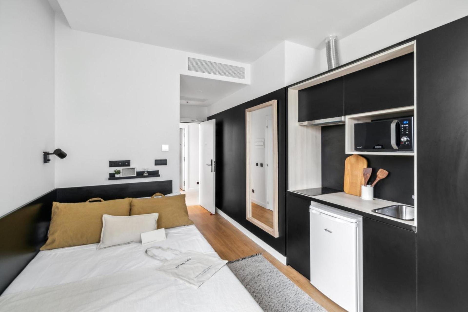 Home And Coliving Памплона Экстерьер фото